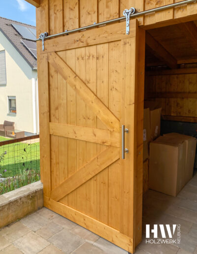 Schreinerei Neuburg | Holzwerk Neuburg – Holzschuppen, Gartenhäuschen mit Tor