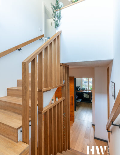 Holzwerk Neuburg | Schreiner Neuburg – Treppenaufgang, Treppenteiler, Raumteiler, Treppengeländer, Handlauf, Brüstung